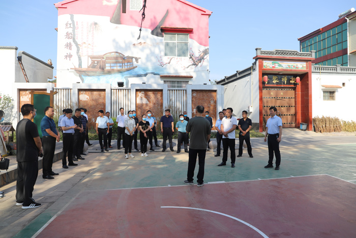 副縣長李衛(wèi)政帶隊赴長垣市考察學(xué)習(xí)農(nóng)村人居環(huán)境整治工作 副縣長李衛(wèi)政帶隊赴長垣市考察學(xué)習(xí)農(nóng)村人居環(huán)境整治工作