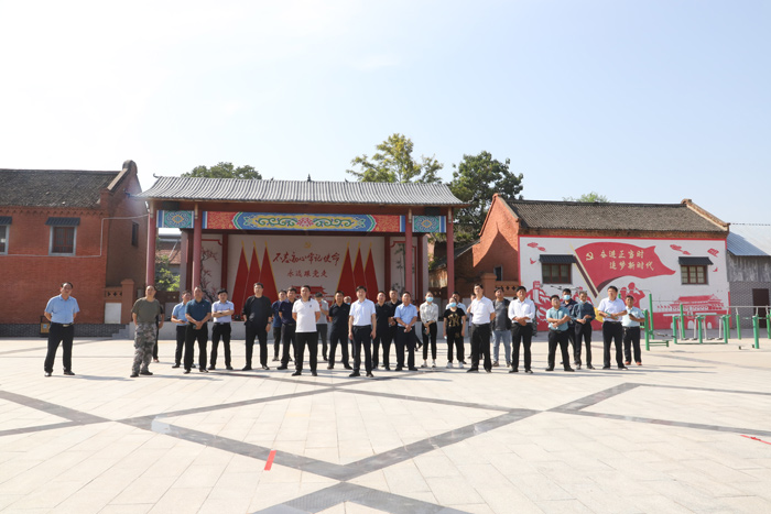 副縣長李衛(wèi)政帶隊赴長垣市考察學(xué)習(xí)農(nóng)村人居環(huán)境整治工作 副縣長李衛(wèi)政帶隊赴長垣市考察學(xué)習(xí)農(nóng)村人居環(huán)境整治工作