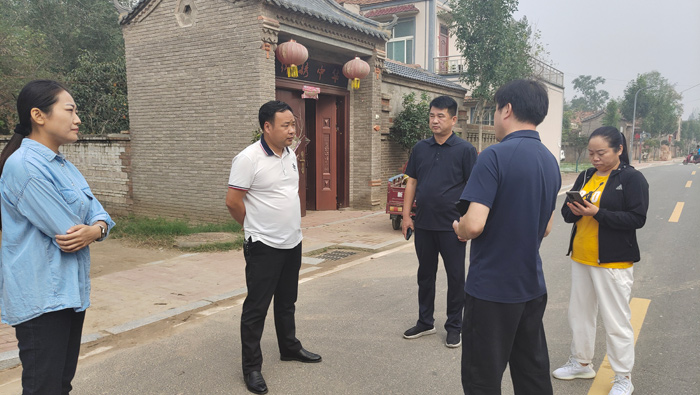 副縣長李衛(wèi)政到雙塔鎮(zhèn)督導(dǎo)調(diào)研農(nóng)村人居環(huán)境整治工作 副縣長李衛(wèi)政到雙塔鎮(zhèn)督導(dǎo)調(diào)研農(nóng)村人居環(huán)境整治工作