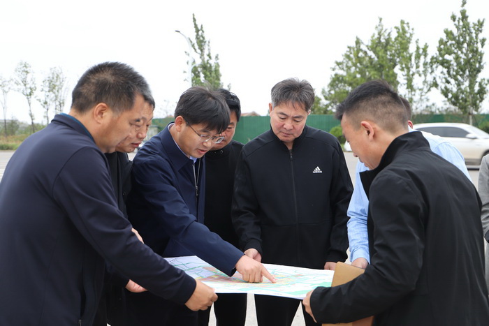 縣委書記張團(tuán)結(jié)調(diào)研城市建設(shè)工作情況