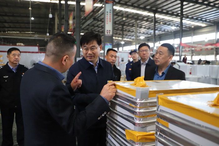 縣委書記張團結(jié)到我縣部分企業(yè)調(diào)研安全生產(chǎn)和項目建設(shè)工作情況