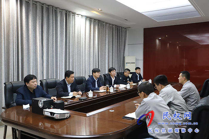 縣委書記張團(tuán)結(jié)深入企業(yè)開展“萬人助萬企”活動