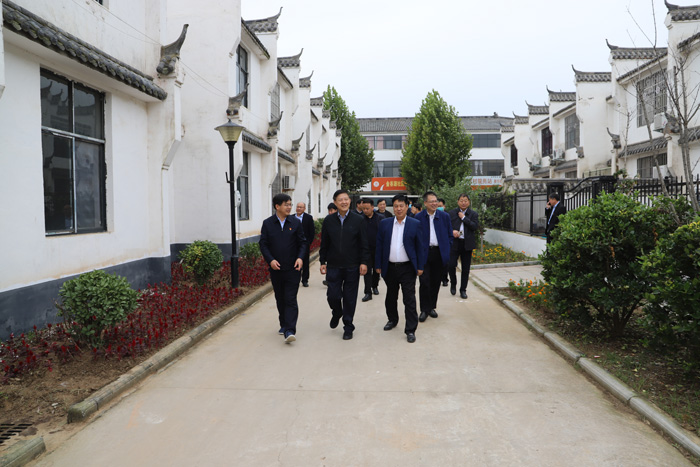 省人大環(huán)資委主任委員、常委會環(huán)資工委主任朱長青蒞民調(diào)研