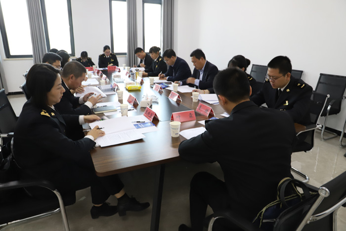 鄭州海關副關長高翔一行到民權保稅物流中心調(diào)研