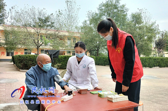 野崗鎮(zhèn)開(kāi)展“情暖重陽(yáng) 呵護(hù)健康”健康志愿服務(wù)活動(dòng)