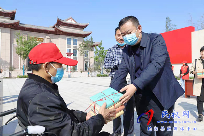 我縣開展殘疾人“五個(gè)一”文化進(jìn)家庭活動(dòng)