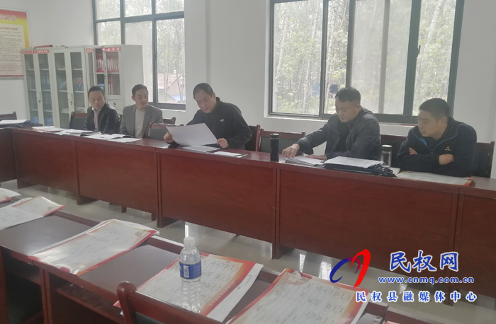 縣醫(yī)保局到王橋鎮(zhèn)趙崗村對脫貧攻堅后評估等工作進行督導(dǎo)檢查