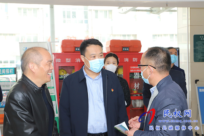 縣委常委、組織部長(zhǎng)王義彬檢查指導(dǎo)全國(guó)文明城市創(chuàng)建工作