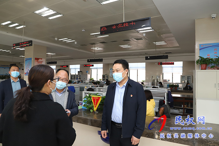 縣委常委、組織部長(zhǎng)王義彬檢查指導(dǎo)全國(guó)文明城市創(chuàng)建工作