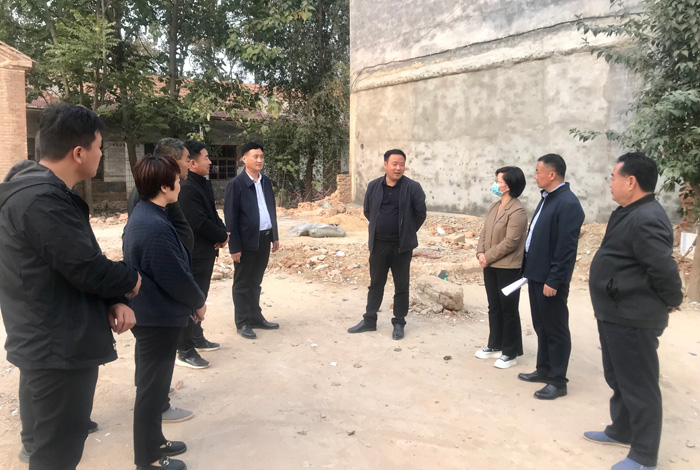 副縣長(zhǎng)李衛(wèi)政調(diào)研指導(dǎo)軟弱渙散基層黨組織整頓工作