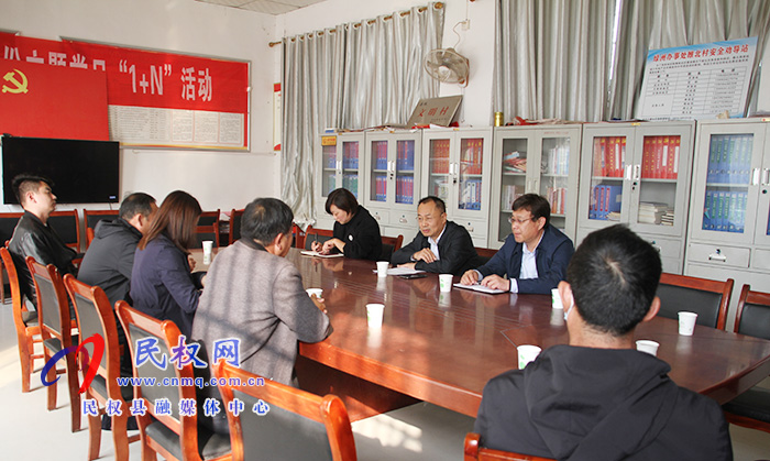 縣政協(xié)主席周明河督導(dǎo)軟弱渙散村黨組織整頓工作