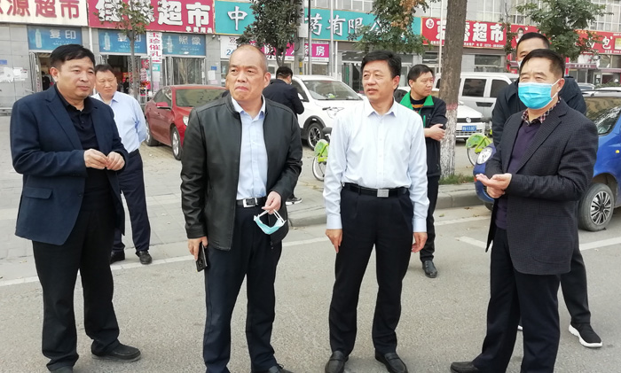 縣委常委、政法委書記陳鴻志督導(dǎo)城區(qū)交通秩序整治情況