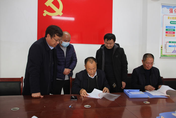 縣政協(xié)主席周明河到綠洲街道辦事處督導(dǎo)鞏固脫貧攻堅(jiān)成果后評(píng)估工作