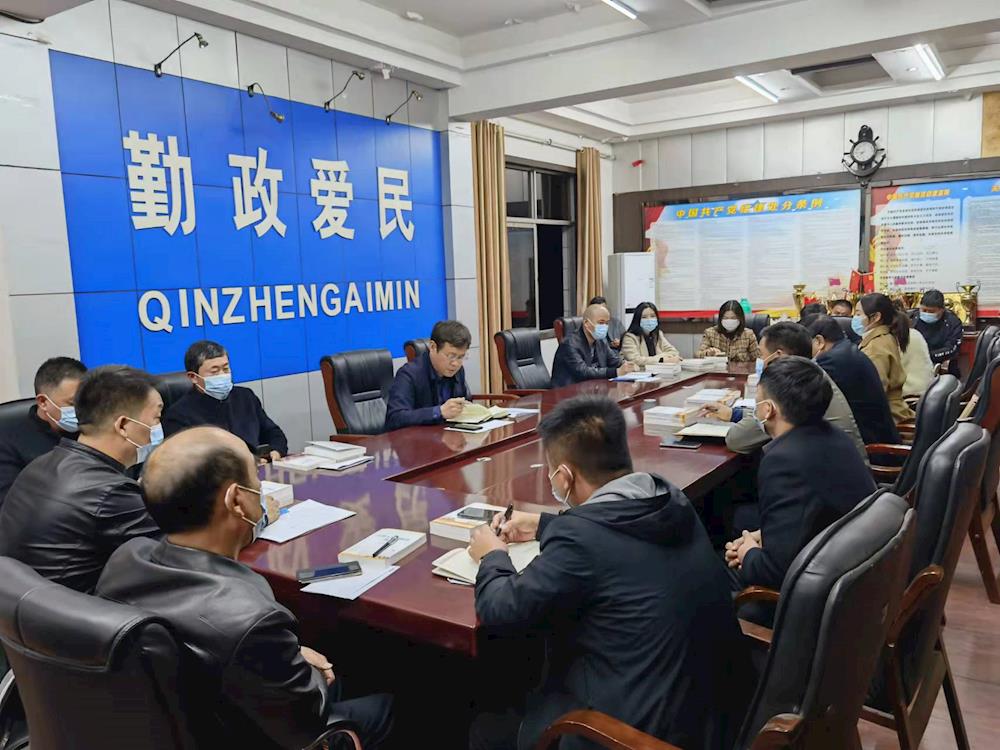 綠洲街道傳達(dá)貫徹省、市、縣新冠肺炎疫情防控工作會(huì)議和全縣淘汰國(guó)三及以下排放標(biāo)準(zhǔn)營(yíng)運(yùn)柴油貨車(chē)工作推進(jìn)會(huì)精