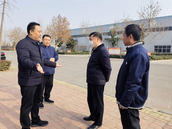 縣委常委、組織部長(zhǎng)王義彬到河南松川專用汽車有限公司開展“企業(yè)服務(wù)日”活動(dòng)