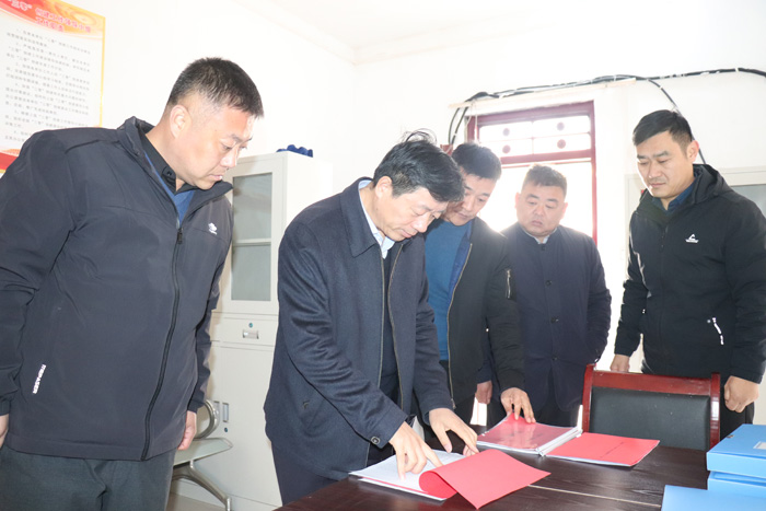 縣委常委、政法委書記陳鴻志調(diào)研指導(dǎo)“三零”創(chuàng)建工作