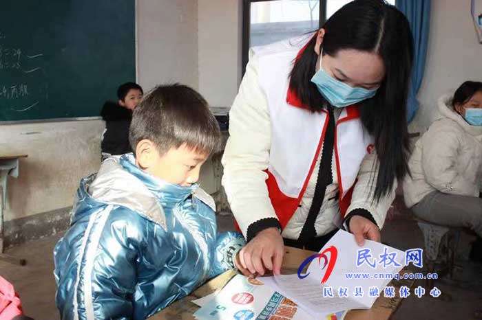 縣團(tuán)委開(kāi)展法治宣傳教育進(jìn)校園活動(dòng)