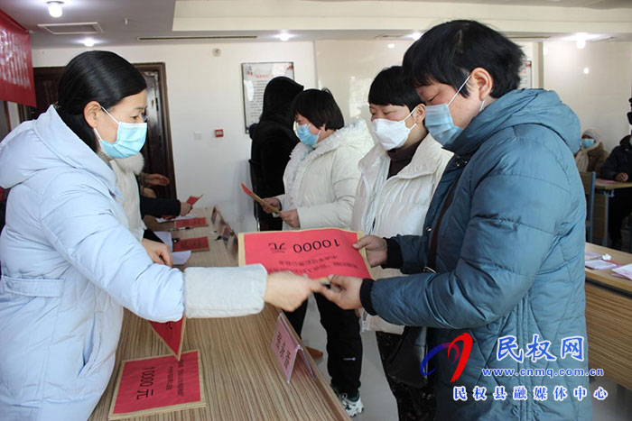 全國婦聯(lián)“低收入婦女兩癌救助”中央專項(xiàng)彩票公益金資金發(fā)放儀式