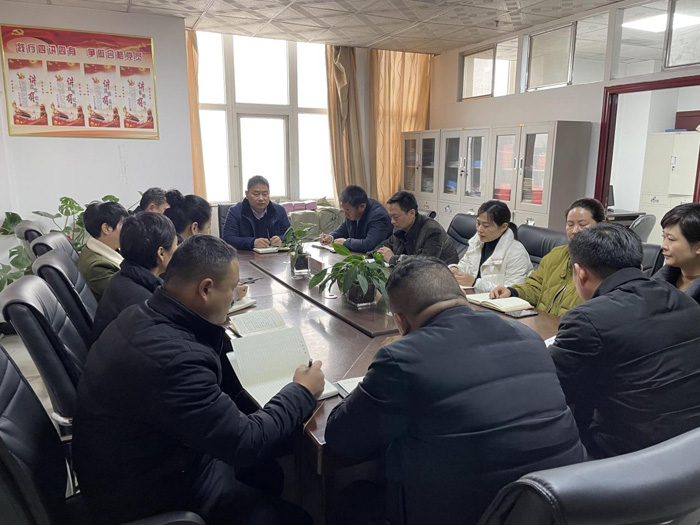 縣殘聯(lián)傳達學習縣委理論學習中心組（擴大）會議精神
