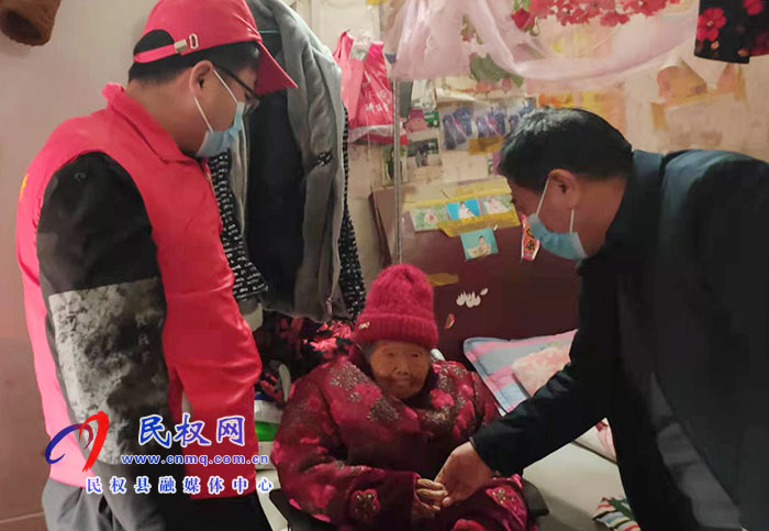 住建局水務公司開展慰問道德模范和“身邊好人”志愿服務活動
