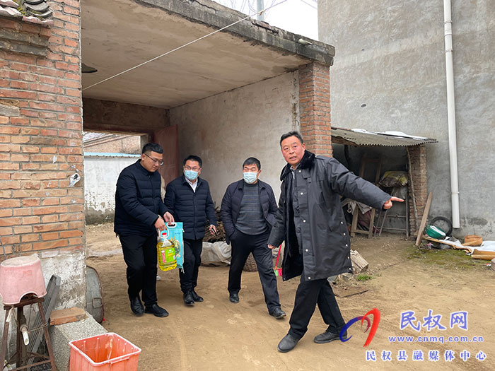 民權(quán)縣農(nóng)業(yè)農(nóng)村局深入幫扶村開展 “迎新春、送溫暖”走訪慰問活動(dòng)