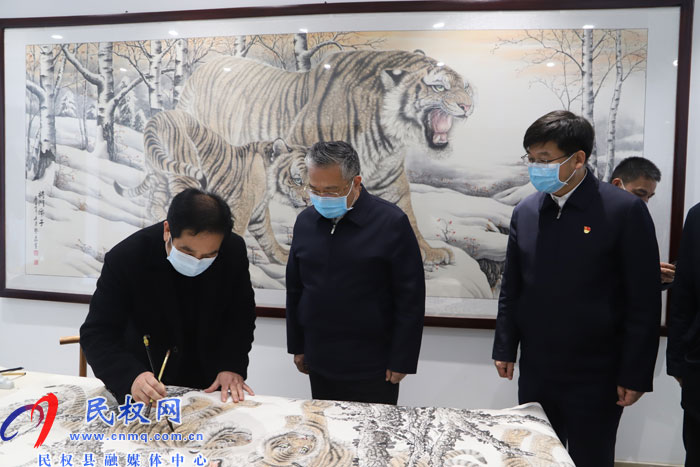 市委書記李國勝蒞民調研文化產業(yè)發(fā)展和慰問駐村工作隊員