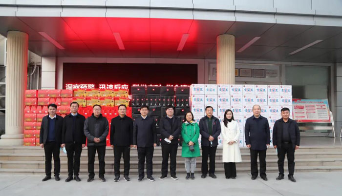 縣領(lǐng)導到市疫情防控指揮部辦公室慰問交流