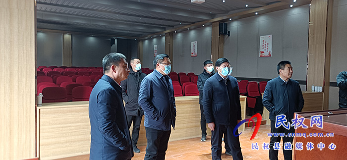 縣委常委、宣傳部長(zhǎng)、副縣長(zhǎng)畢道喜到北關(guān)鎮(zhèn)王公莊村調(diào)研畫(huà)虎學(xué)院籌備情況