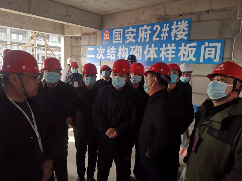 縣住建局組織召開2022年全縣建設(shè)工程質(zhì)量、安全、揚(yáng)塵防控暨標(biāo)準(zhǔn)化工地現(xiàn)場(chǎng)觀摩會(huì)