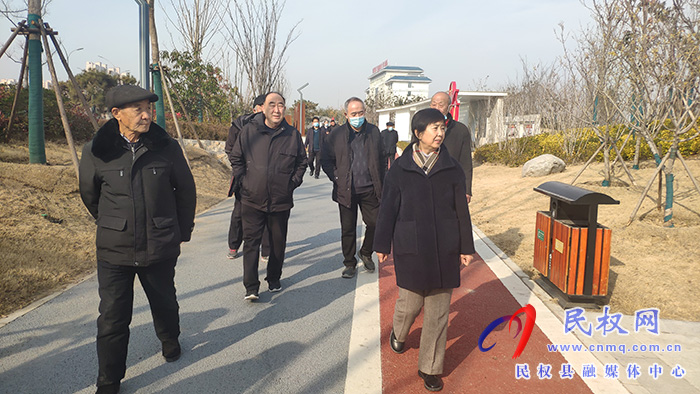 我縣組織縣處級退休老干部參觀城市建設(shè)