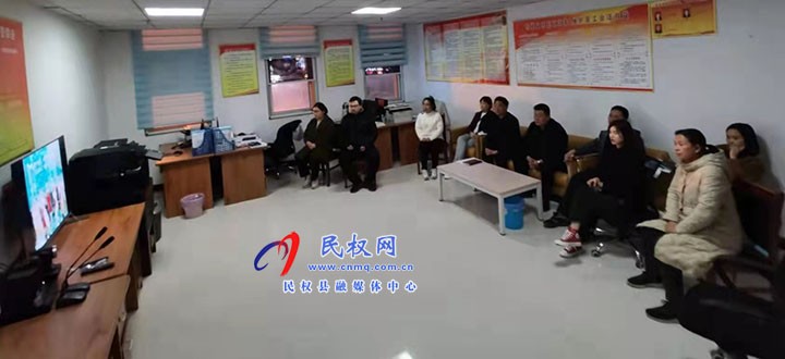 縣委老干部局組織全體機(jī)關(guān)干部收聽(tīng)收看《德耀中原—第八屆河南省道德模范頒獎(jiǎng)儀式》