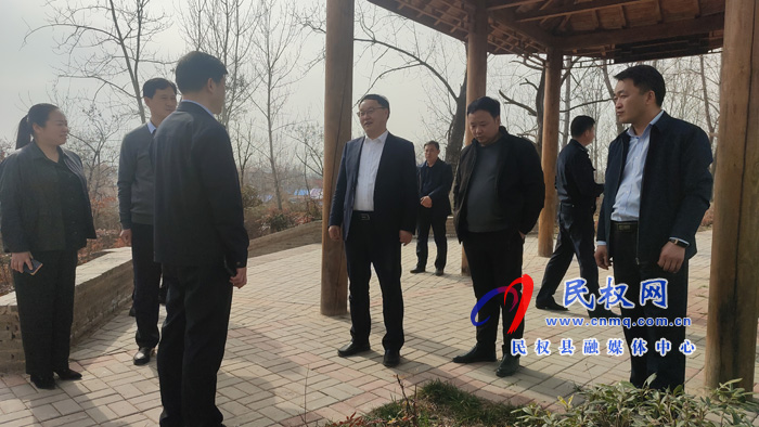 縣委副書記栗團結(jié)調(diào)研農(nóng)村人居環(huán)境集中整治工作