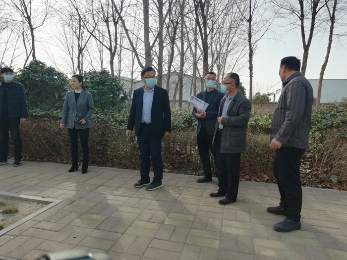 縣委常委、宣傳部長、副縣長畢道喜督導(dǎo)檢查單位責(zé)任區(qū)環(huán)境衛(wèi)生整治情況