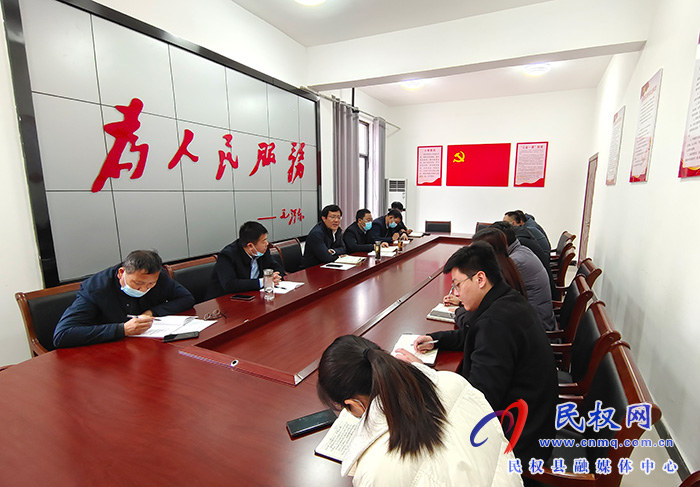 縣委常委、統(tǒng)戰(zhàn)部長李君傳達(dá)學(xué)習(xí)全國兩會(huì)精神安排部署疫情防控工作
