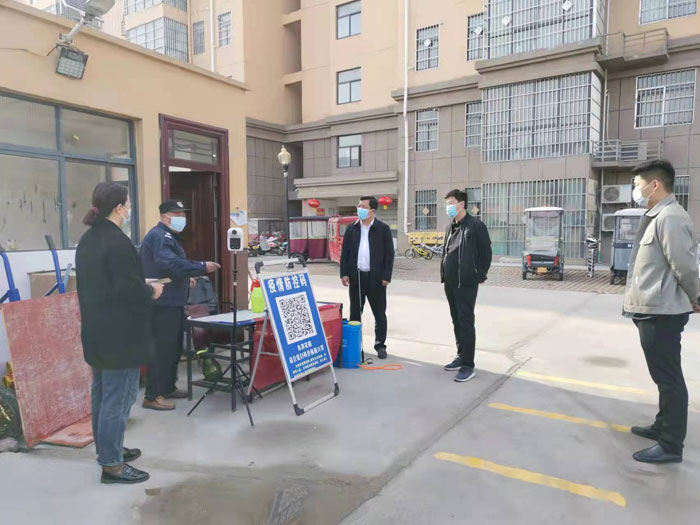 縣委常委、統(tǒng)戰(zhàn)部長(zhǎng)、南華街道黨工委書記李君督導(dǎo)檢查疫情防控工作
