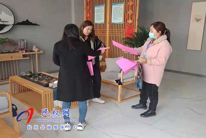 民權(quán)縣水務(wù)發(fā)展服務(wù)中心開(kāi)展污水處理費(fèi)征收宣傳活動(dòng)