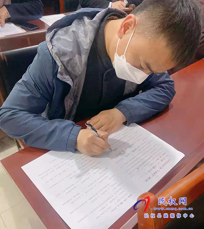 龍?zhí)伶?zhèn)：檢驗夜學(xué)成果，開展理論測試