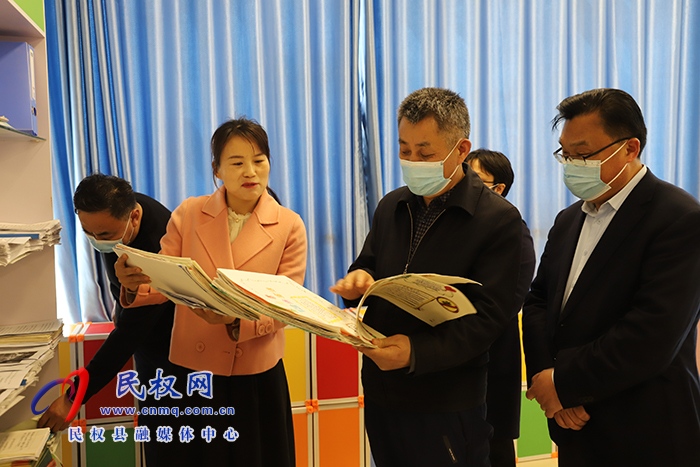 市委宣傳部副部長(zhǎng)劉道明蒞民調(diào)研全民閱讀和“掃黃打非”工作