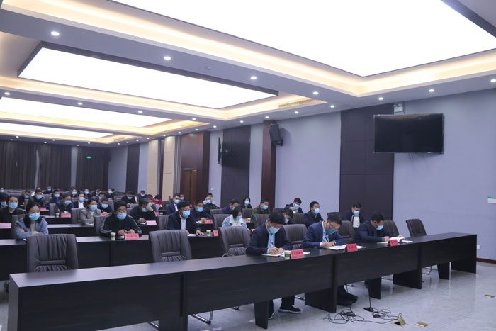我縣組織收聽收看全市農(nóng)村人居環(huán)境集中整治暨改廁工作推進(jìn)會(huì)