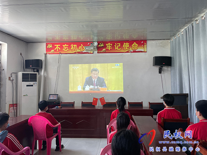 民權(quán)縣精英武校收看收聽總結(jié)表彰大會(huì)直播，引發(fā)熱烈反響