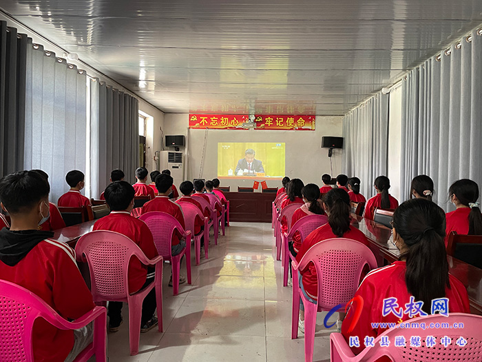 民權(quán)縣精英武校收看收聽總結(jié)表彰大會(huì)直播，引發(fā)熱烈反響