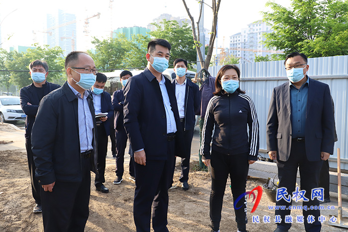 縣委副書記、縣長王靜嫻早餐會查看城區(qū)文明城創(chuàng)建和市政基礎設施建設情況