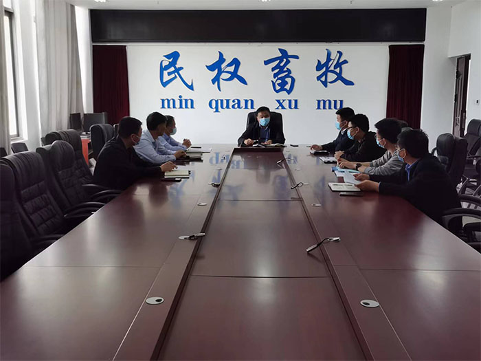 縣畜牧發(fā)展服務(wù)中心傳達(dá)貫徹全縣重信重訪積案暨信訪突出問題“百日攻堅(jiān)”活動(dòng)部署會(huì)精神