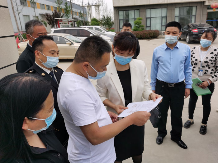 縣委常委、副縣長于茜帶隊走訪進出口企業(yè)