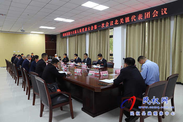 縣領(lǐng)導(dǎo)周明河、王景義參加各代表團審議