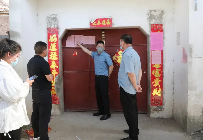 縣委常委、縣紀(jì)委書記、縣監(jiān)委主任冉燃暗訪督導(dǎo)疫情防控工作
