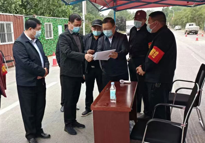 縣人大常委會副主任、衛(wèi)健委黨組書記朱繼兵督導疫情防控工作
