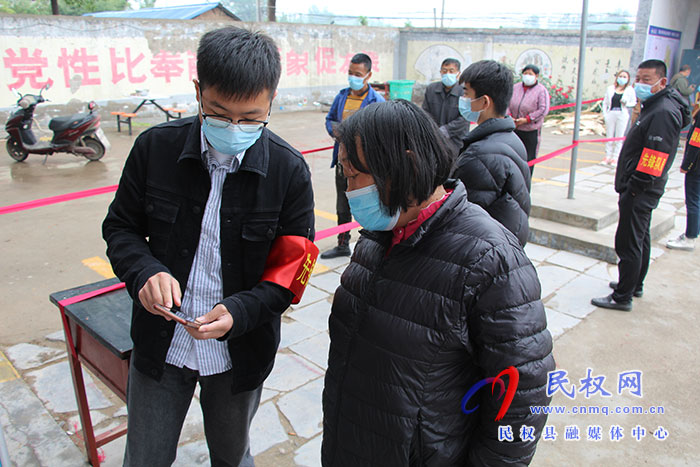 當先鋒，做表率！---民權縣褚廟鄉(xiāng)黨員先鋒勇?lián)? title=