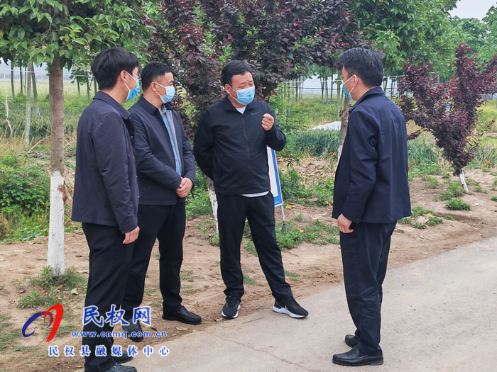 副縣長李衛(wèi)政到伯黨鄉(xiāng)督導疫情防控工作