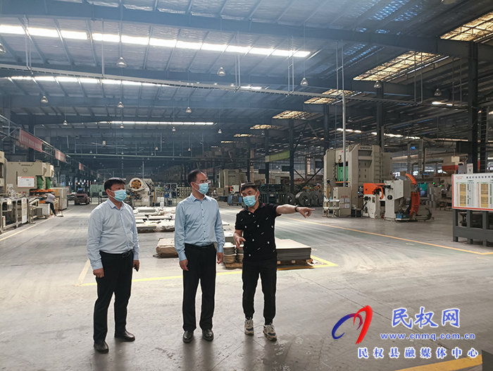 縣委常委、常務(wù)副縣長王景義調(diào)研企業(yè)運(yùn)營情況